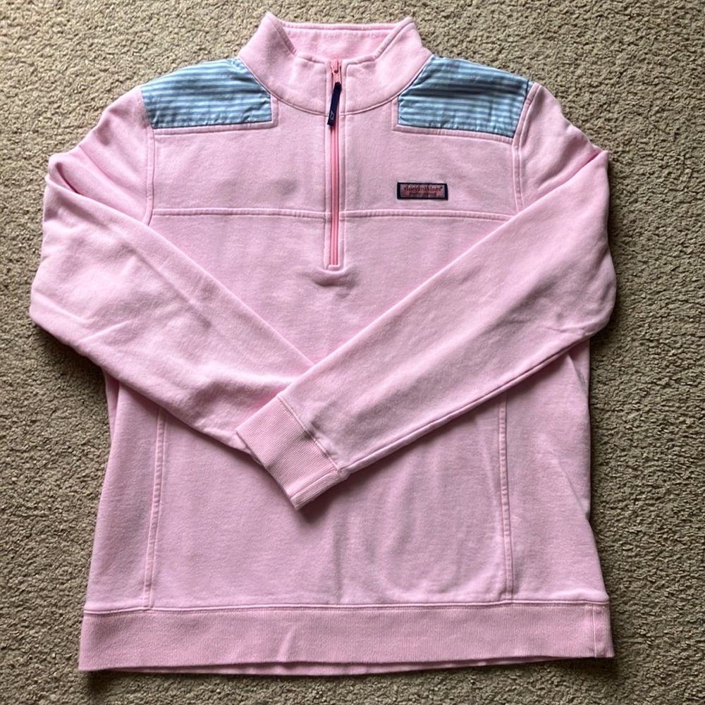 VINEYARD VINES PULLOVER - this runs small to me